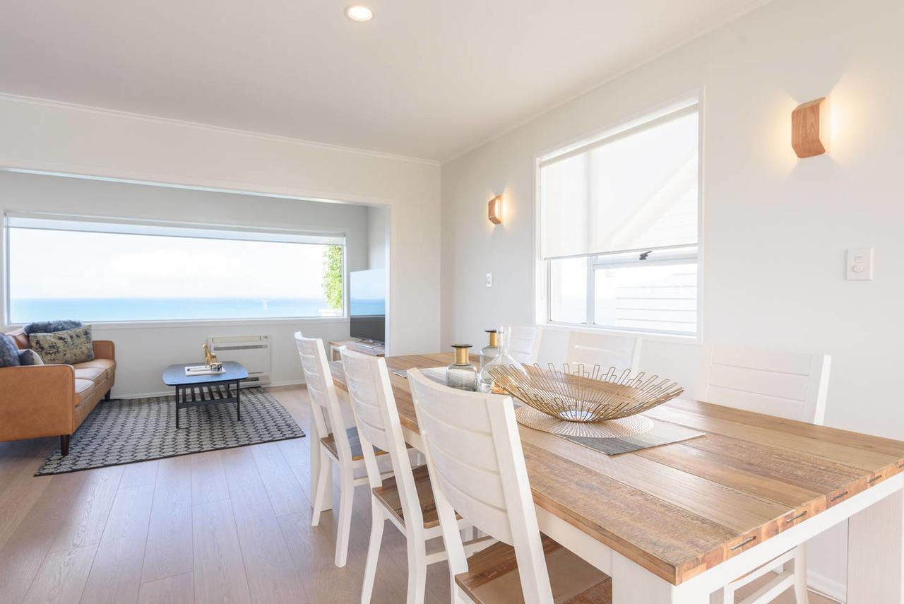 Luxury House With Clifftop Seaview Whangaparaoa Exterior foto
